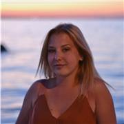 Studentessa in consulente del lavoro e giurista d'impresa a Brescia, impartisce ripetizioni per studenti di scuola elementare-media